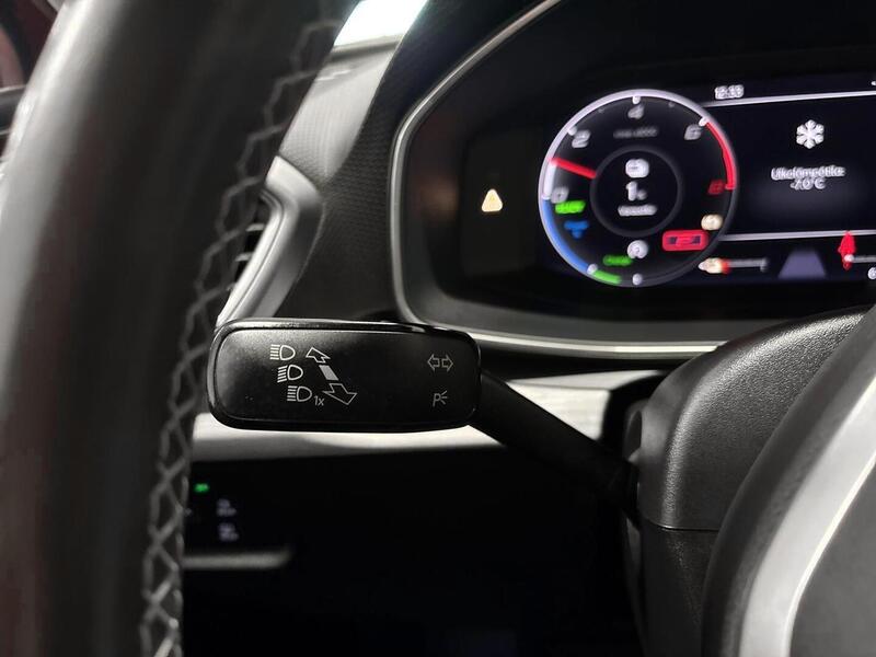 SEAT Leon Sportstourer vaihtoauto