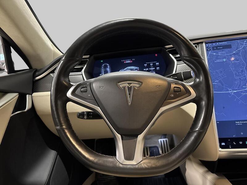 Tesla Model S vaihtoauto