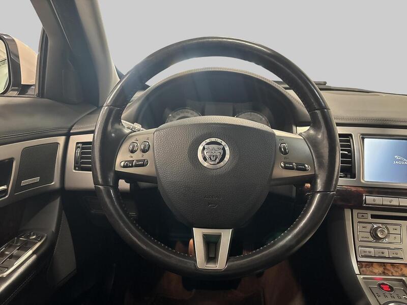 Jaguar XF vaihtoauto