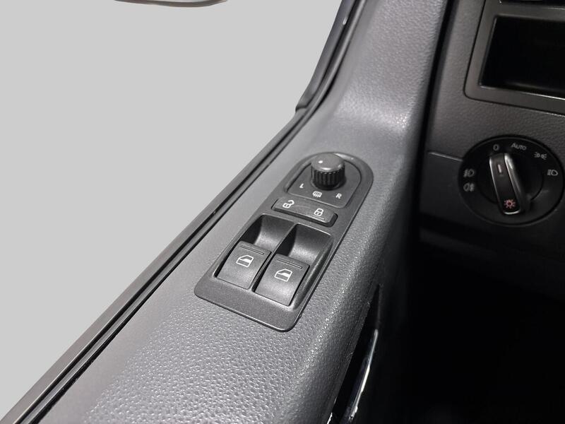 Volkswagen Caravelle vaihtoauto