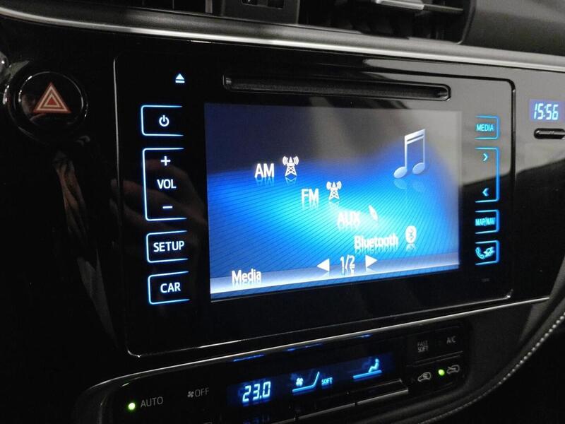 Toyota Auris vaihtoauto