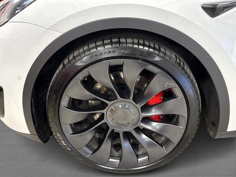 Tesla Model Y vaihtoauto