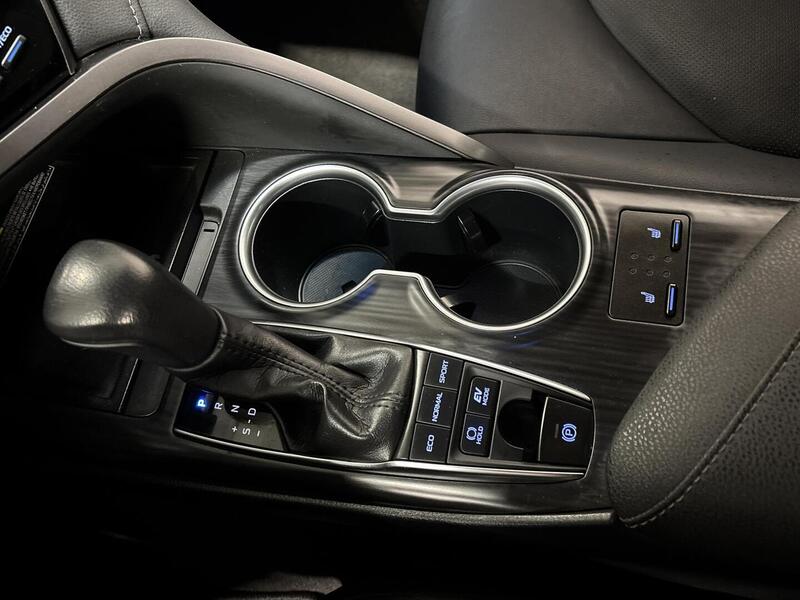 Toyota Camry vaihtoauto