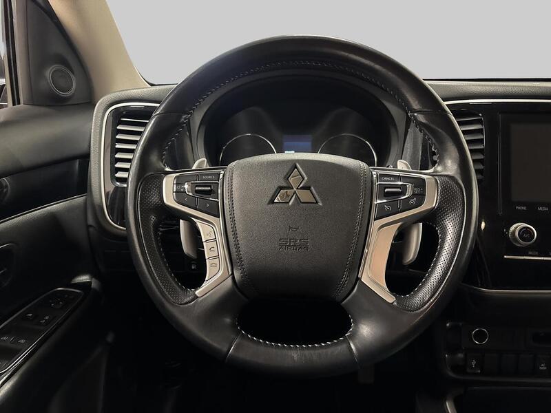 Mitsubishi Outlander PHEV vaihtoauto