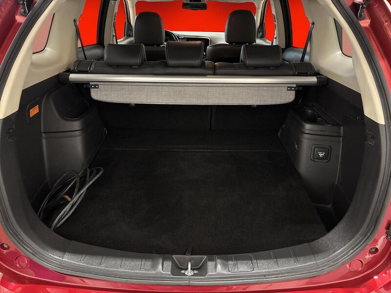 Mitsubishi Outlander PHEV vaihtoauto