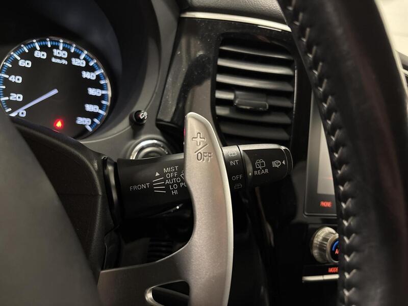 Mitsubishi Outlander PHEV vaihtoauto