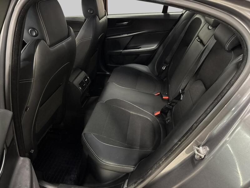 Jaguar XE vaihtoauto