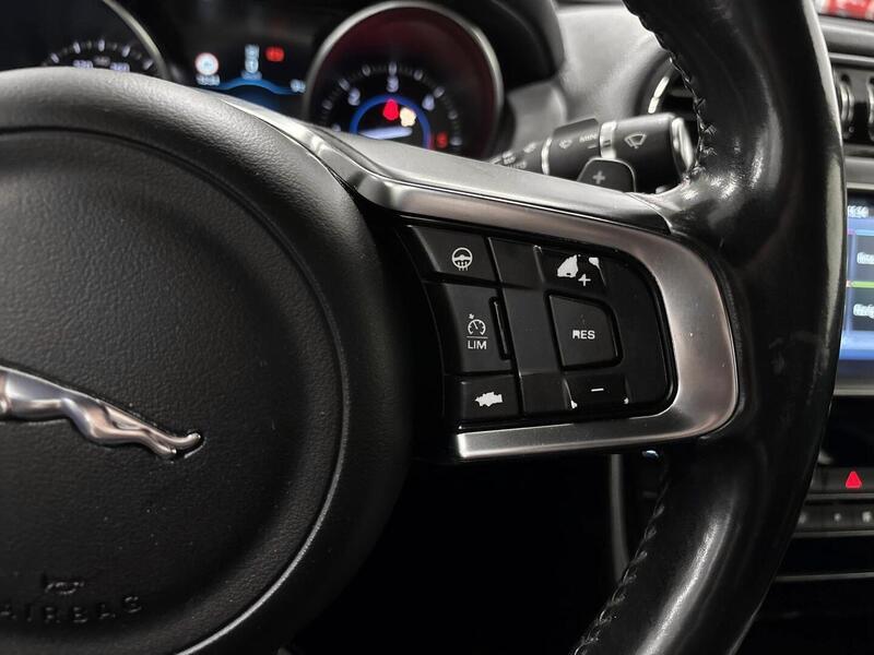 Jaguar XE vaihtoauto