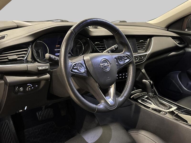 Opel Insignia vaihtoauto