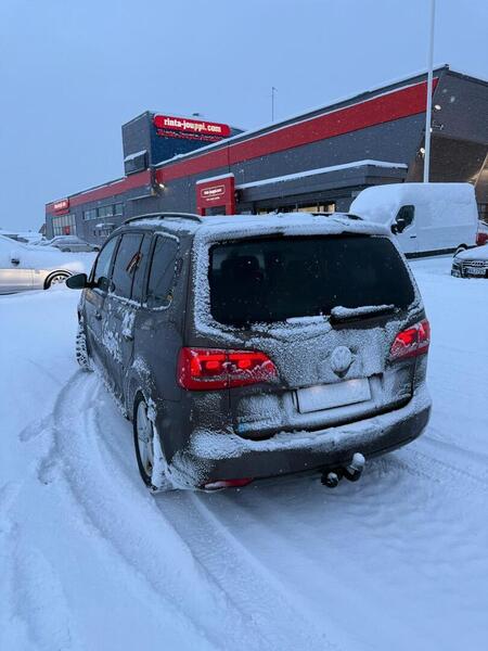 Volkswagen Touran vaihtoauto