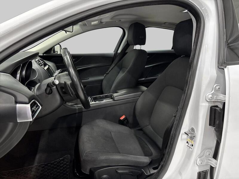 Jaguar XE vaihtoauto