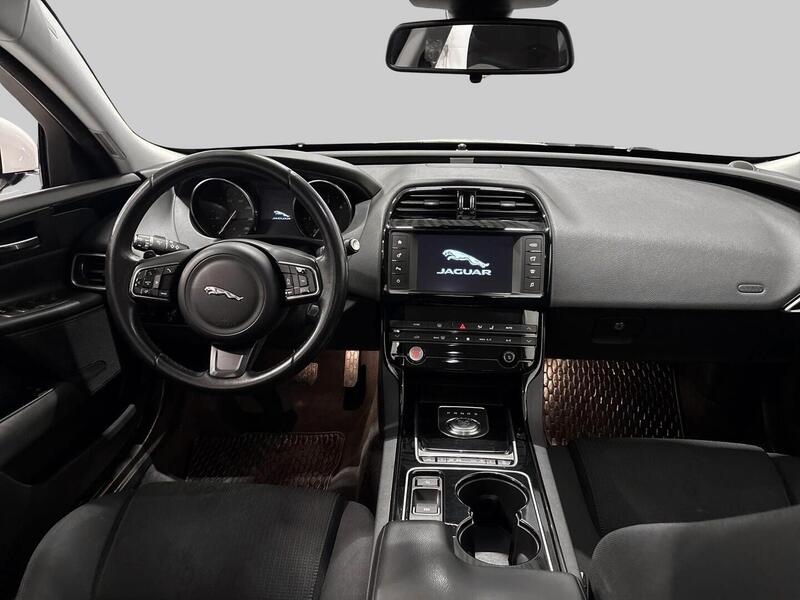 Jaguar XE vaihtoauto