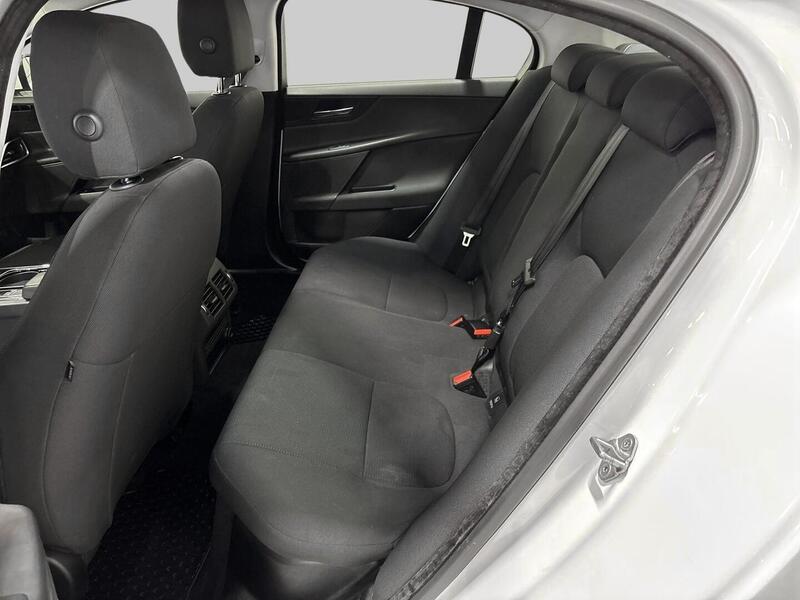 Jaguar XE vaihtoauto