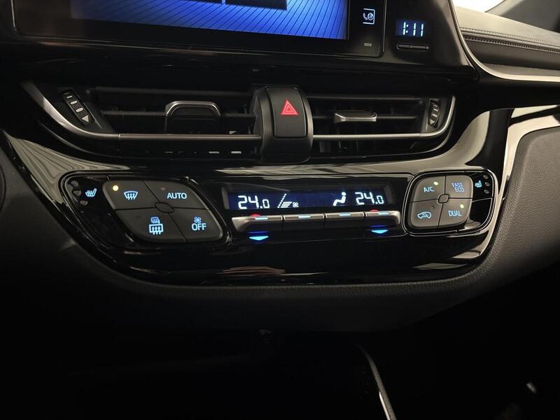 Toyota C-HR vaihtoauto