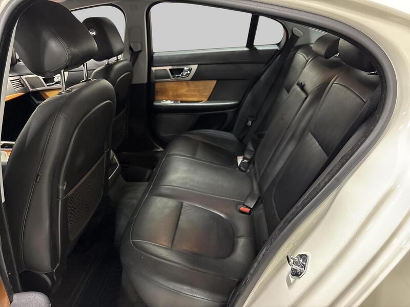 Jaguar XF vaihtoauto