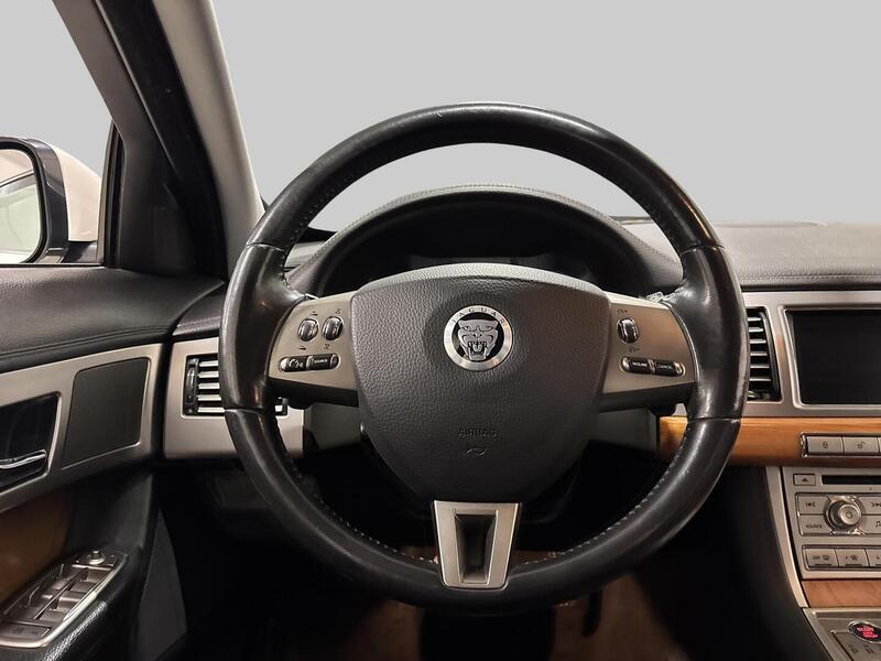 Jaguar XF vaihtoauto