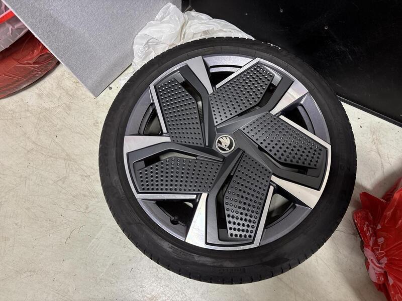 Skoda Enyaq vaihtoauto