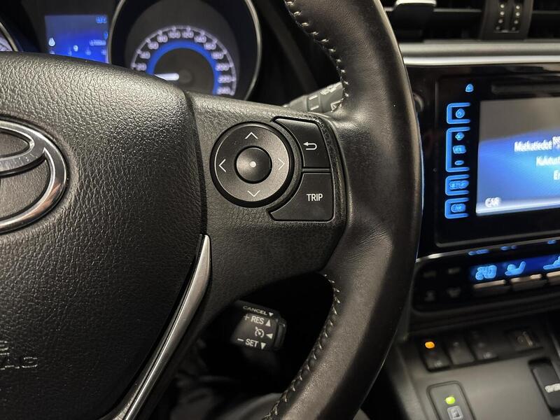 Toyota Auris vaihtoauto