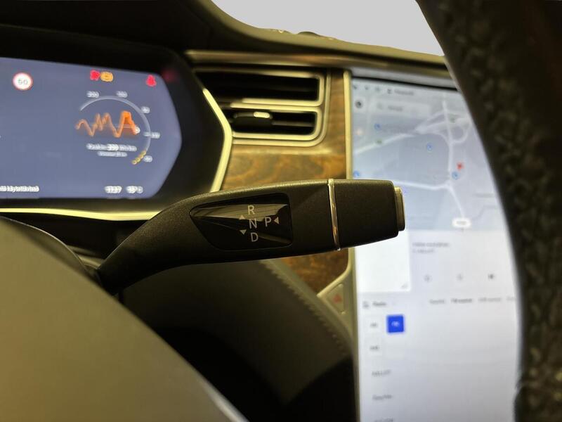 Tesla Model S vaihtoauto