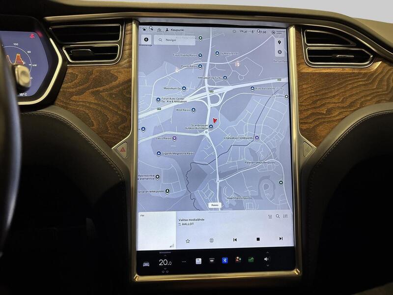 Tesla Model S vaihtoauto