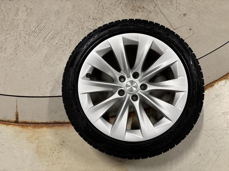 Tesla Model S vaihtoauto