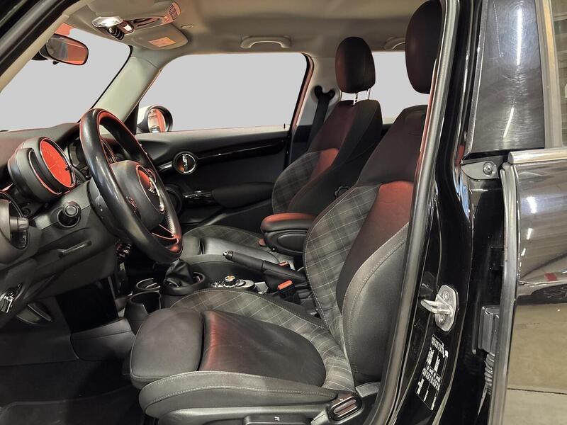 Mini Hatchback vaihtoauto