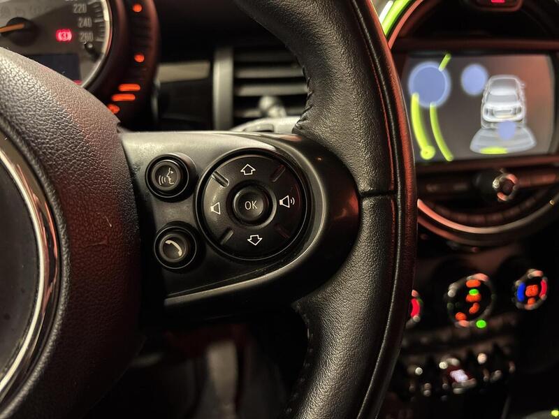 Mini Hatchback vaihtoauto