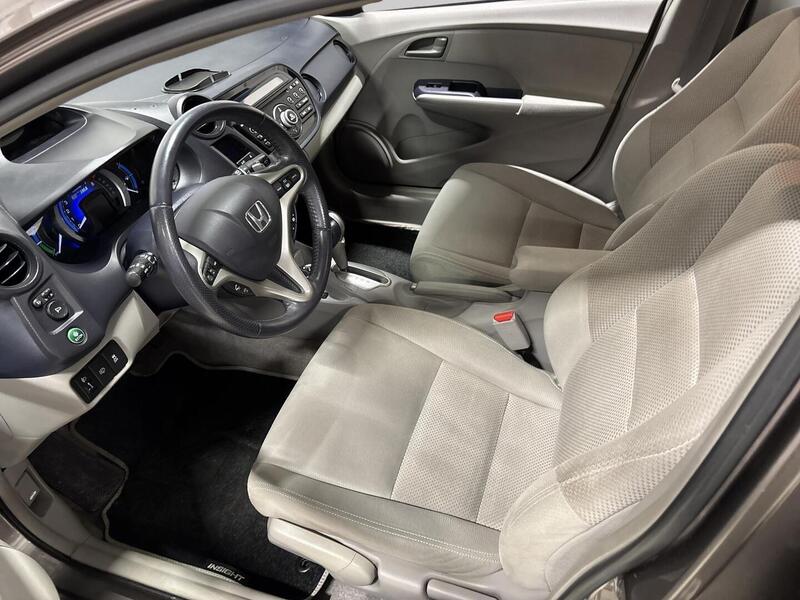 Honda Insight vaihtoauto