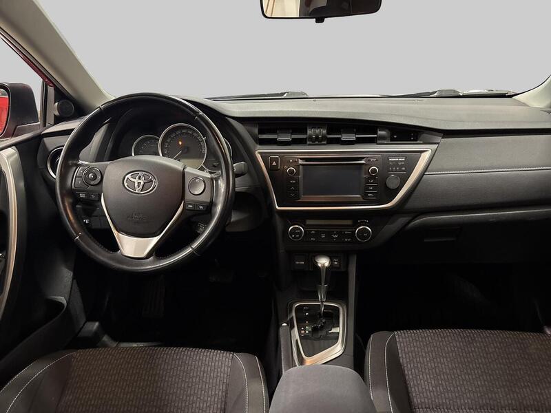 Toyota Auris vaihtoauto