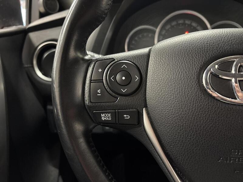 Toyota Auris vaihtoauto