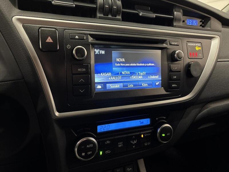 Toyota Auris vaihtoauto