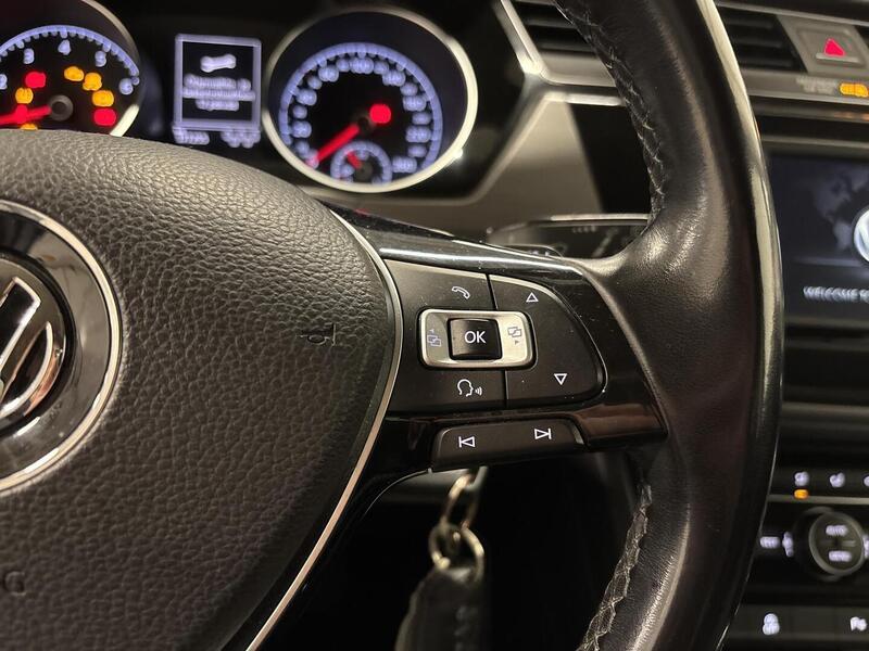 Volkswagen Touran vaihtoauto