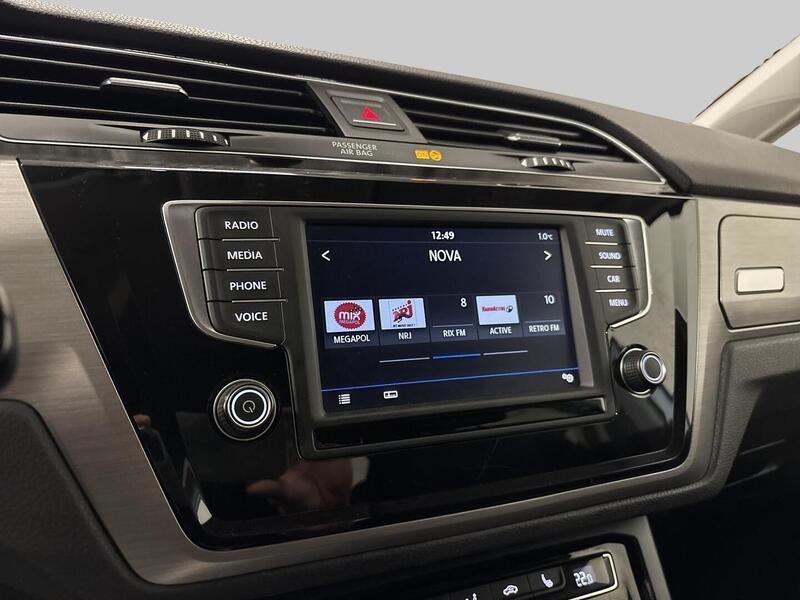 Volkswagen Touran vaihtoauto