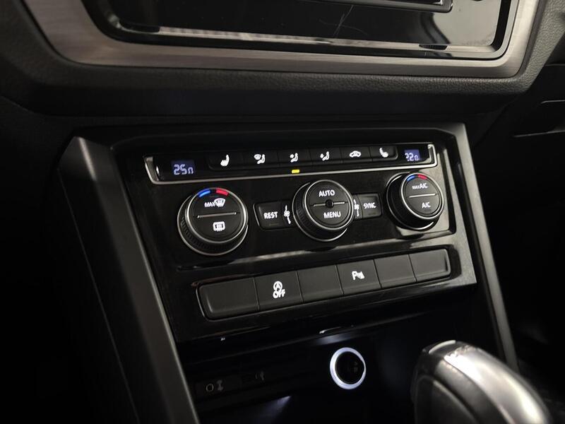 Volkswagen Touran vaihtoauto