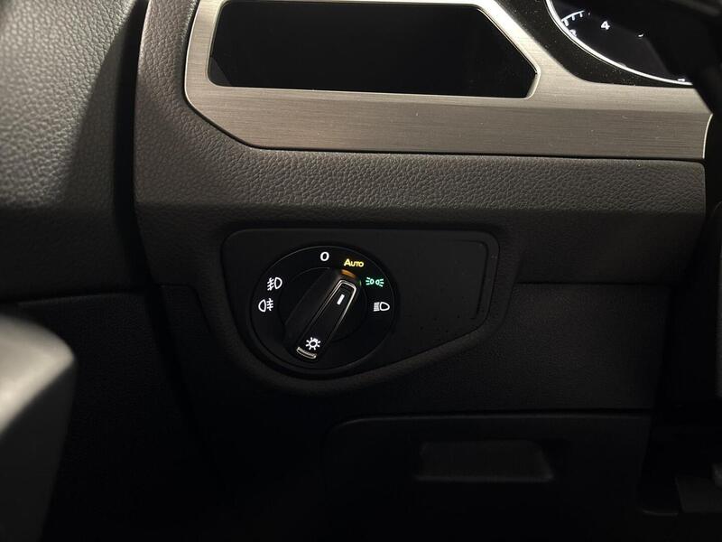 Volkswagen Touran vaihtoauto