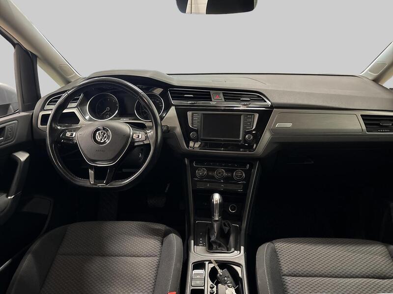 Volkswagen Touran vaihtoauto