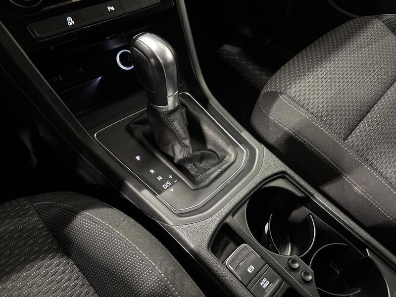 Volkswagen Touran vaihtoauto