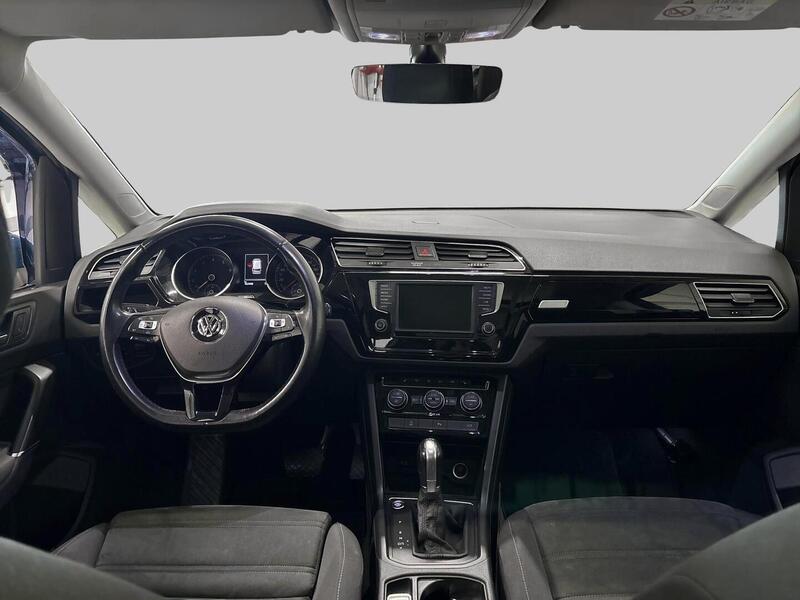 Volkswagen Touran vaihtoauto