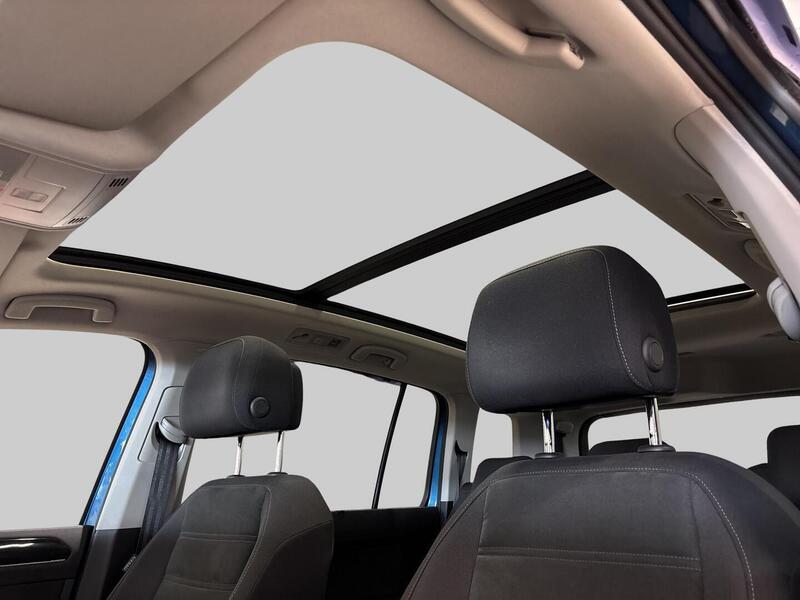 Volkswagen Touran vaihtoauto