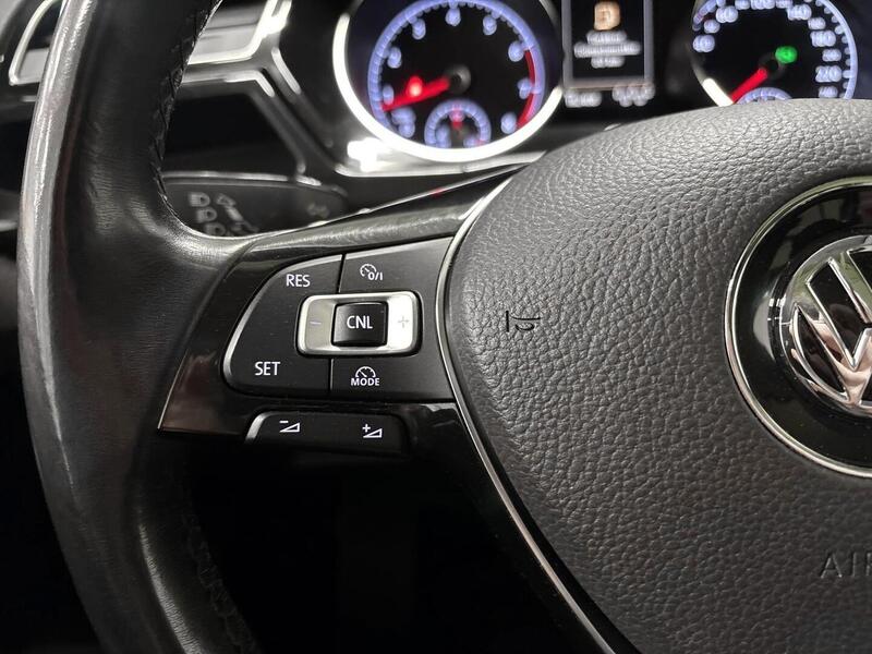 Volkswagen Touran vaihtoauto