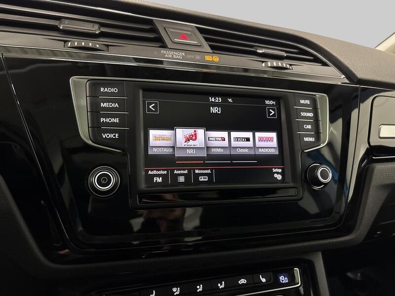 Volkswagen Touran vaihtoauto