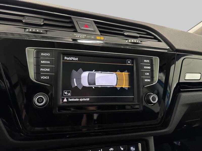 Volkswagen Touran vaihtoauto