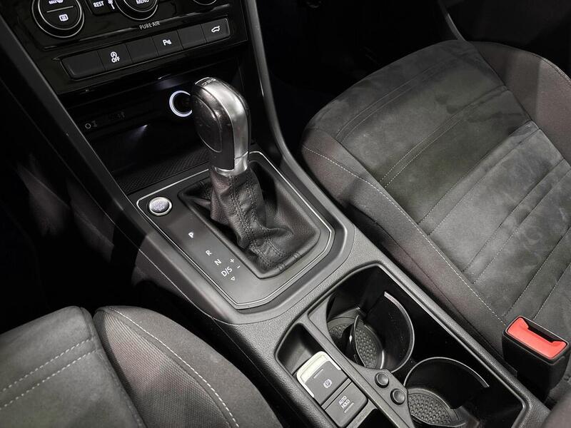 Volkswagen Touran vaihtoauto