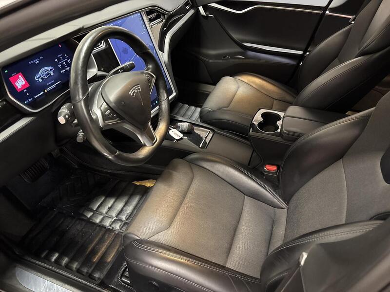 Tesla Model S vaihtoauto