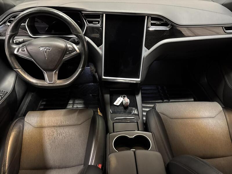 Tesla Model S vaihtoauto