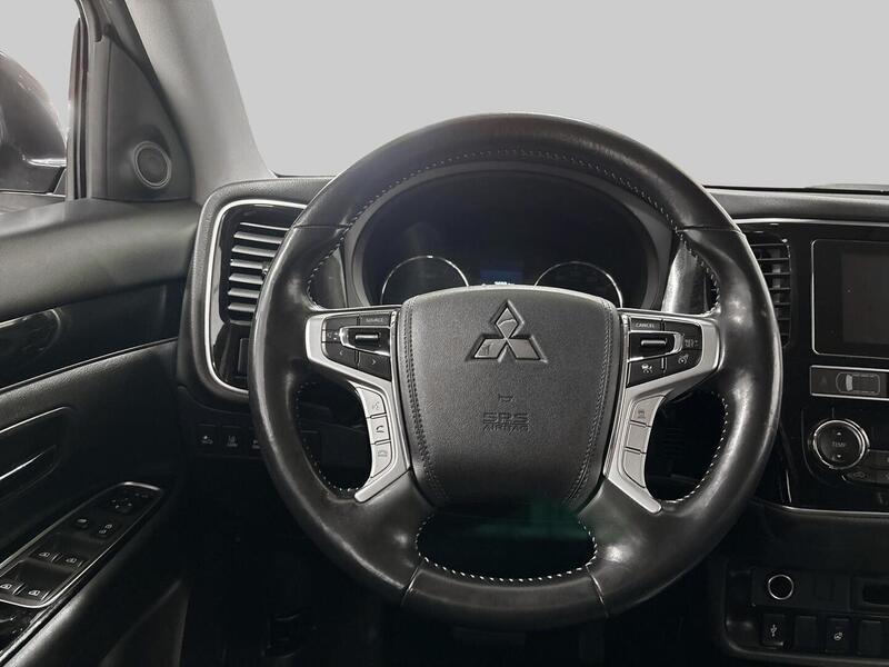 Mitsubishi Outlander PHEV vaihtoauto