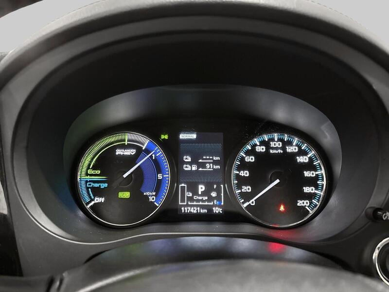 Mitsubishi Outlander PHEV vaihtoauto