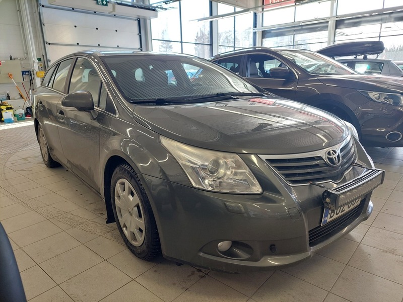 Toyota Avensis vaihtoauto