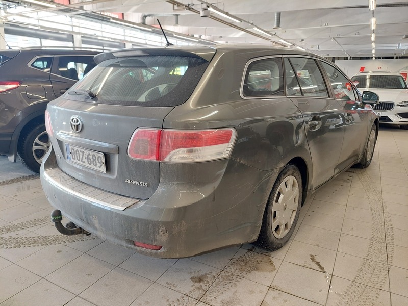 Toyota Avensis vaihtoauto