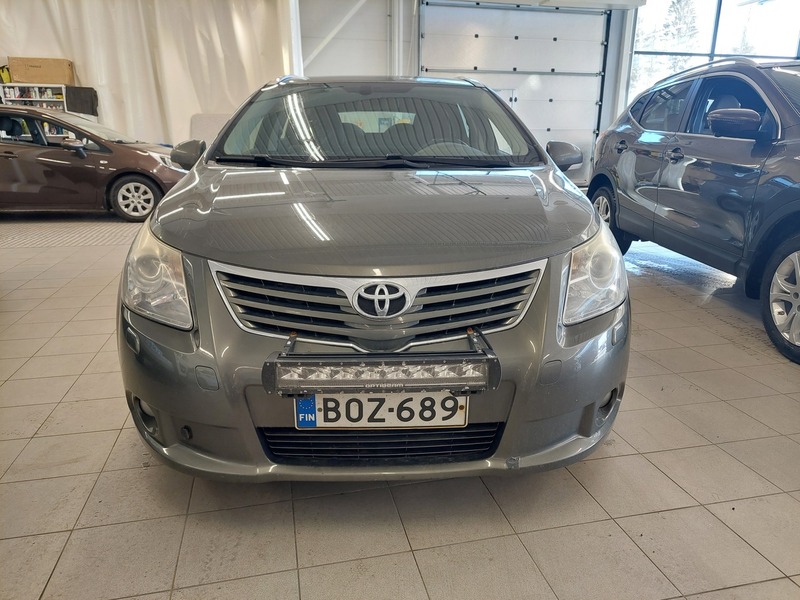 Toyota Avensis vaihtoauto